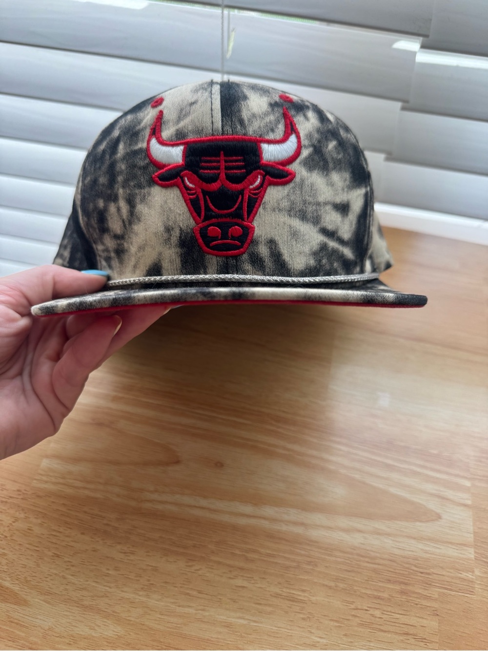 Mitchell & Ness Black and Red Embroidered Logo Snapback cap